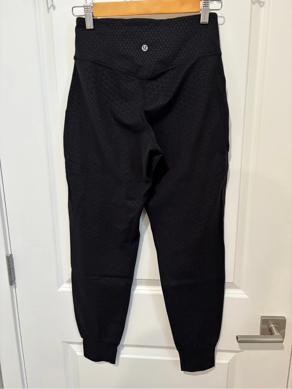 Lululemon Align High Rise Jogger Black with Pattern Size 6